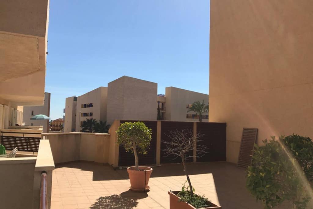 Lovely Apartment In Cabo Roig Near Beach オリウエラ エクステリア 写真